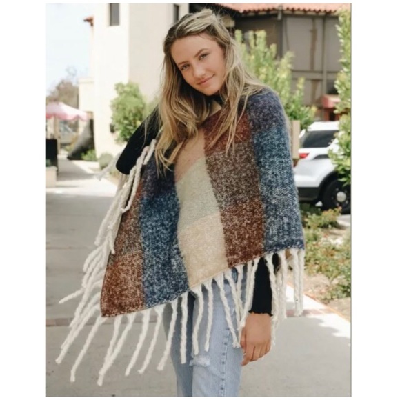 SOLD OUT Colorblock Multicolor Tassel Fringe Poncho - Picture 4 of 6